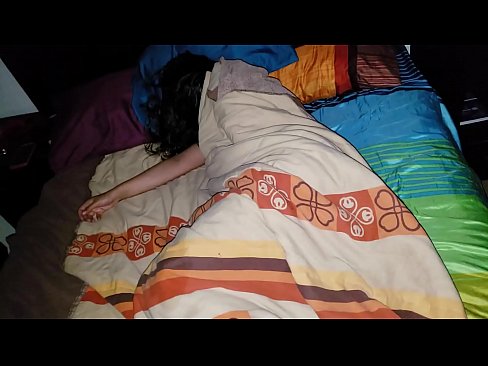 ❤️ Vicfilo kritikante sian junan duonpatrinon dum ŝi dormas. Porno ĉe eo.assistdoctor23.ru